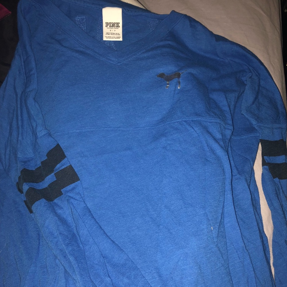 VS Pink long sleeve shirt